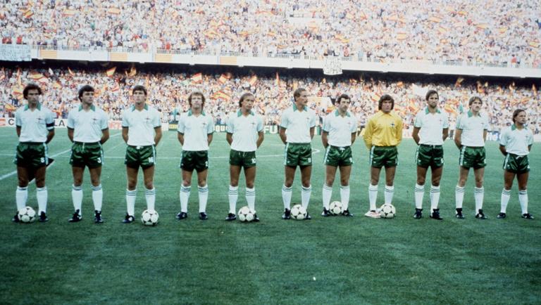 1982 World Cup Finals, Valencia, Spain, 25th June, 1982, Spain 0 v Northern Ireland 1, Northern Ireland team line-up (Photo by Bob Thomas Sports Photography via Getty Images)